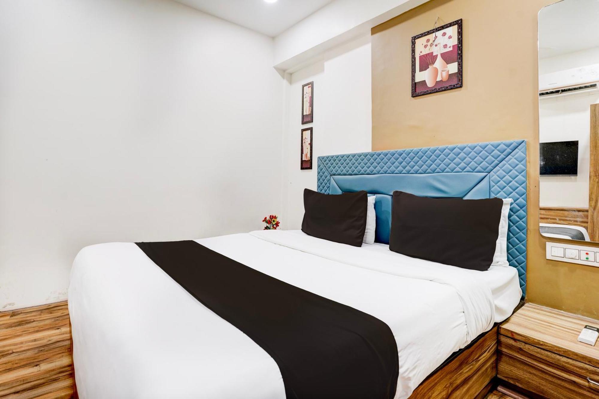 Super Collection O Vesu Surat Formerly Hotel Signature Buitenkant foto