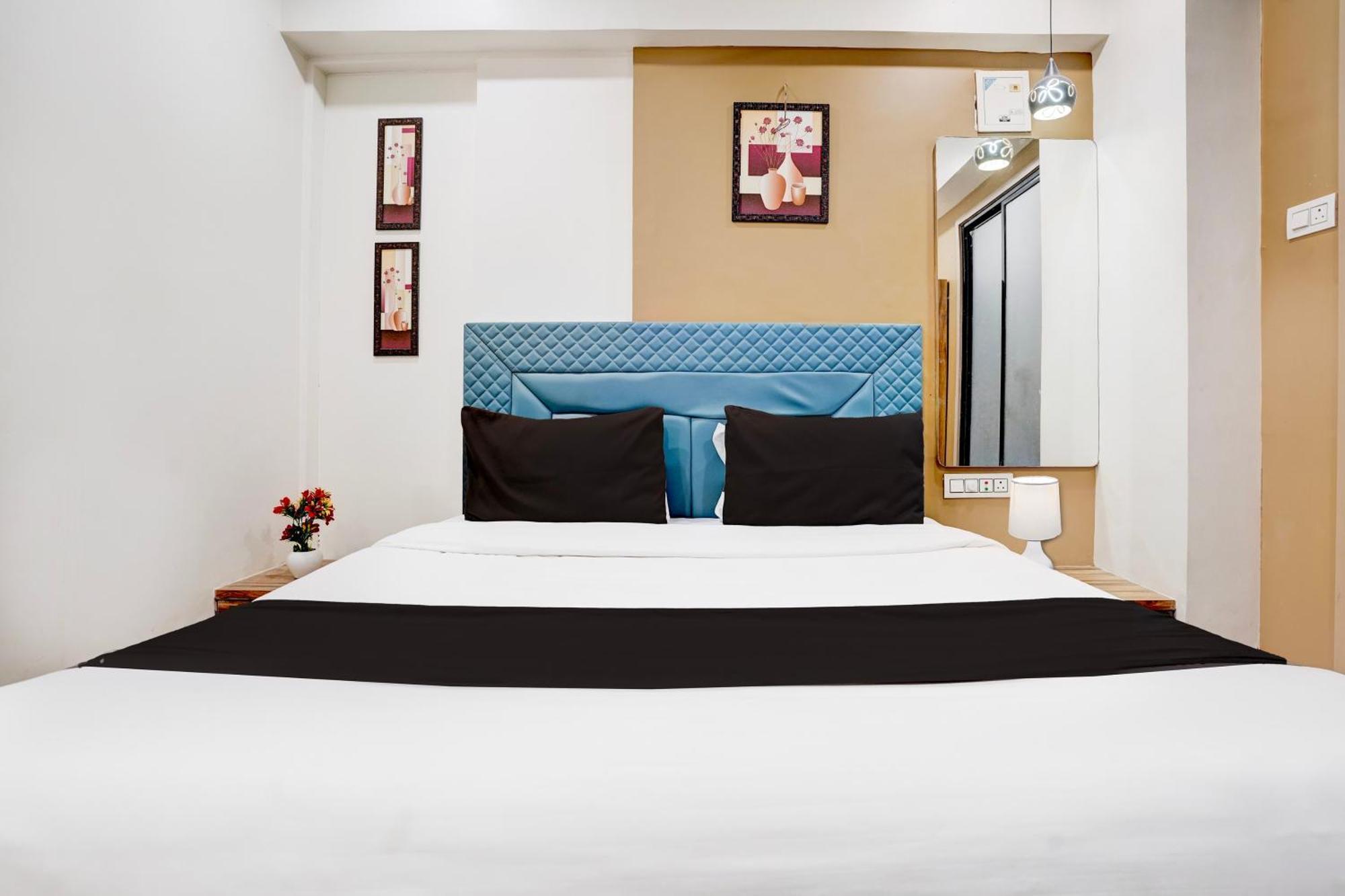 Super Collection O Vesu Surat Formerly Hotel Signature Buitenkant foto